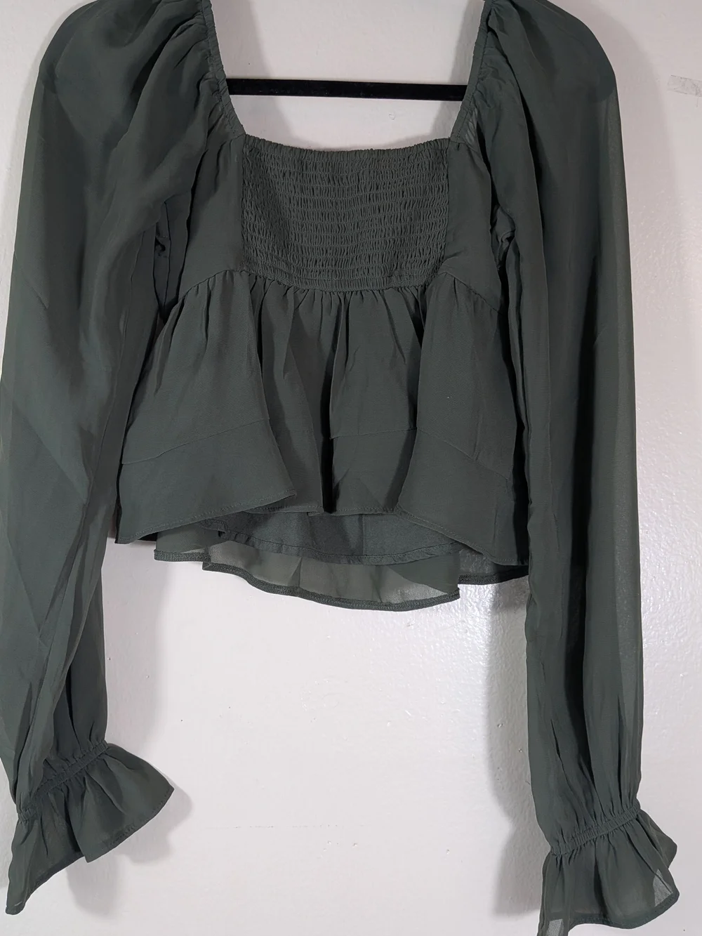 Abercrombie Women’s Olive Green Sz XS Long Sleeve Peplum Top peasant style